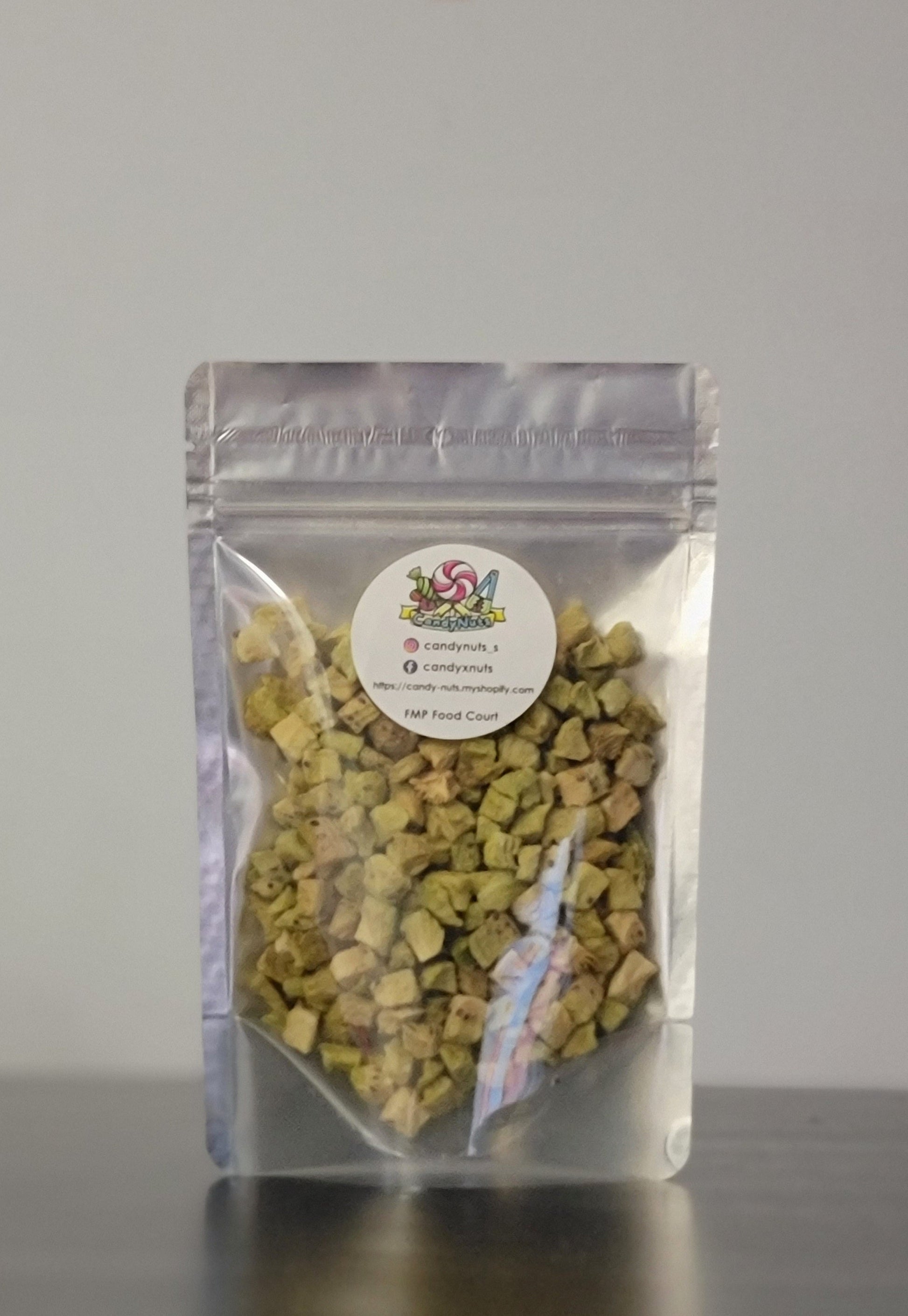 Freeze Dried Kiwi Dices 奇異果脆粒 without added sugar.